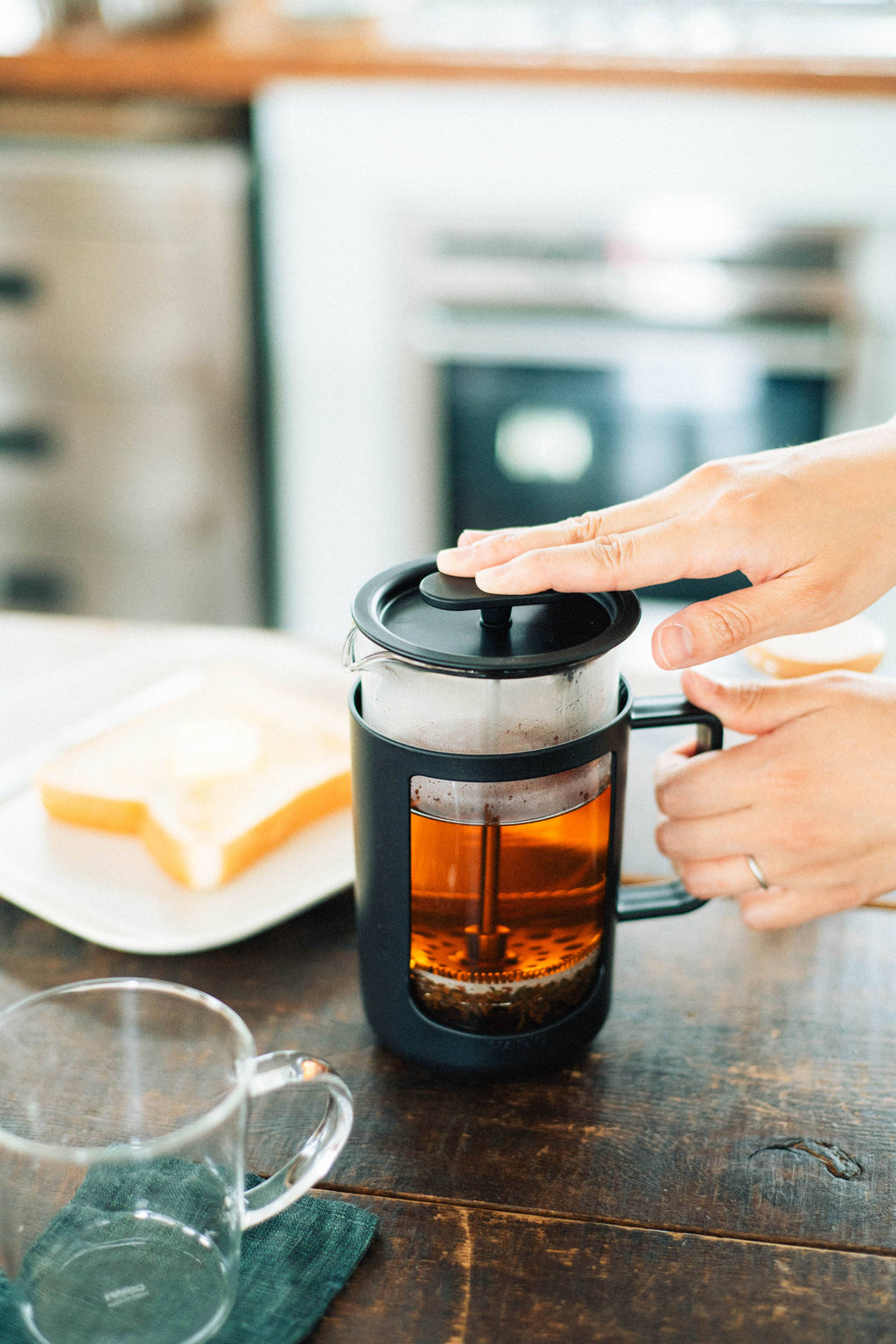 Hario Cafe Press — Coffee & Tea Press